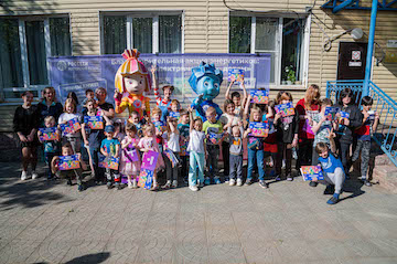 «Россети Московский регион» ко Дню защиты детей подарили спектакль семейному центру в Лобне