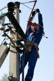 За девять месяцев 2010 года Московская объединенная электросетевая компания подключила почти 12 тысяч потребителей электроэнергии 