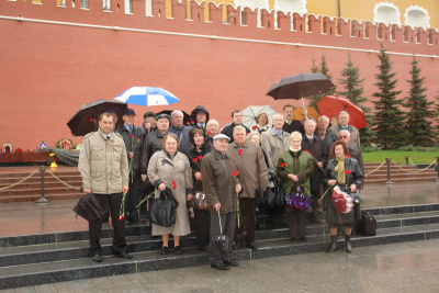 В канун празднования 65-летия Победы в Великой Отечественной войне Советом ветеранов ОАО «МОЭСК» совместно с профсоюзным комитетом была организована экскурсия для ветеранов исполнительного аппарата и филиалов компании