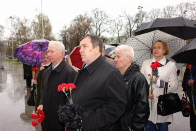 В ходе мероприятия наши заслуженные коллеги почтили память героев Великой Отечественной войны и возложили цветы к могиле Неизвестного солдата у стен Кремля